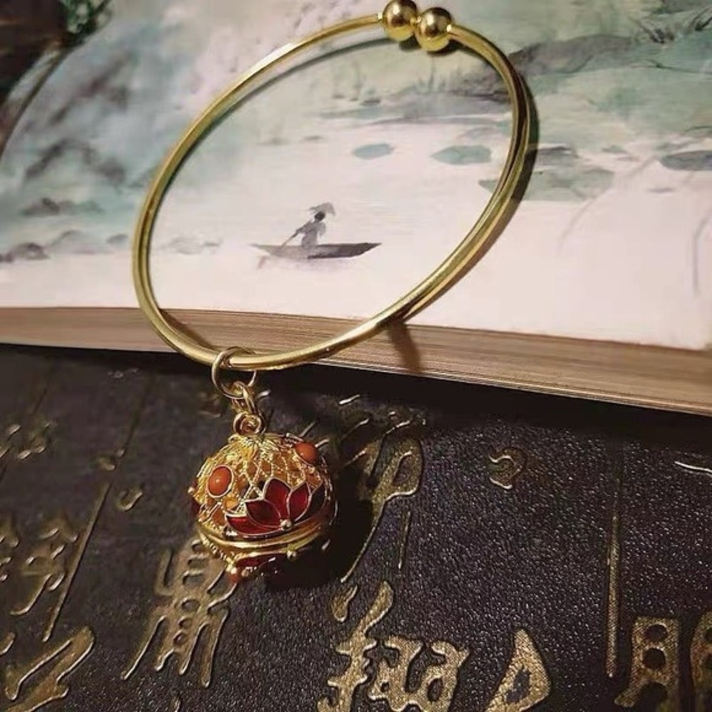 Antique Inspired Luminous Lantern Orb Bangle Gold Tone Glowing‎ Bracelet new